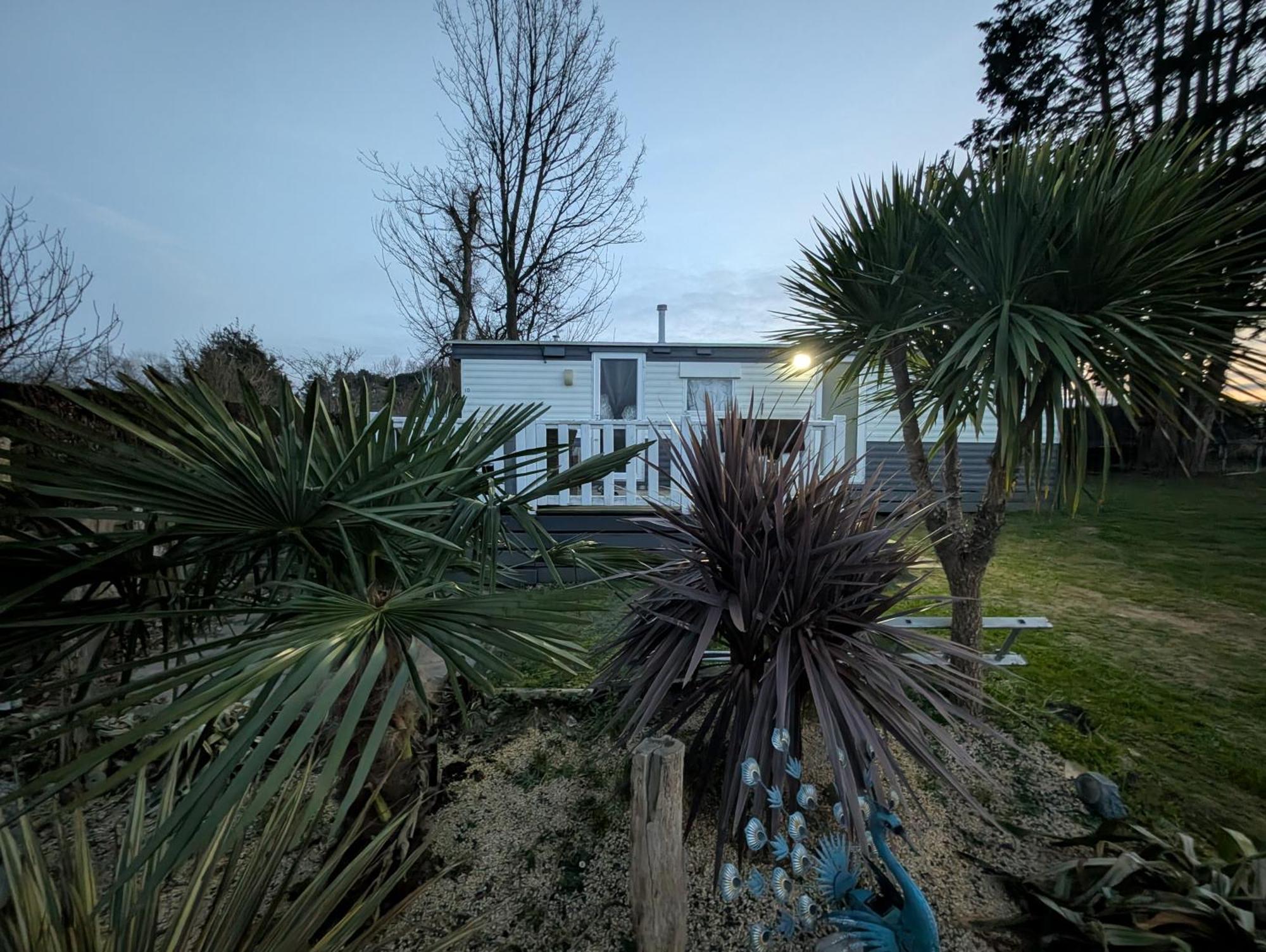 Mobil-home Entre Terre Et Campingplatz